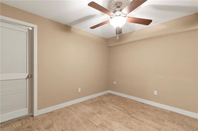 7807 W 158th Terrace, Overland Park, KS 66223