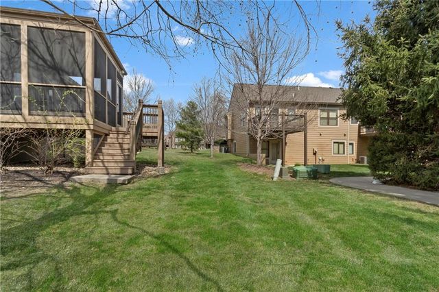 7807 W 158th Terrace, Overland Park, KS 66223