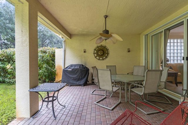8492 Breezy Oak Way, Boynton Beach, FL 33473