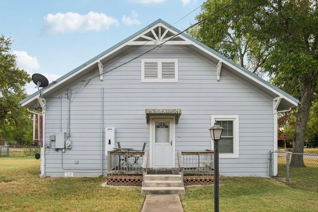 611 N Main ST, Elgin, TX 78621