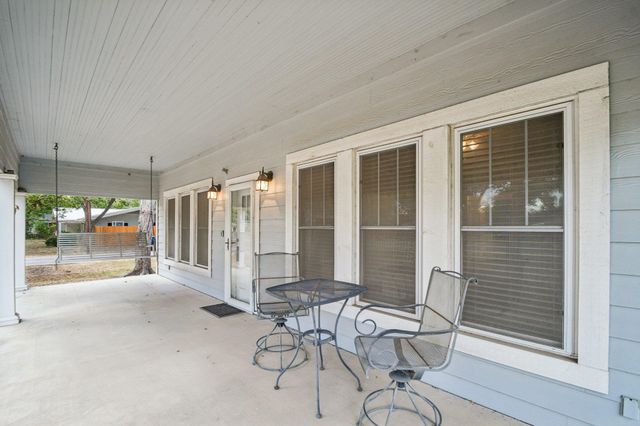 611 N Main ST, Elgin, TX 78621