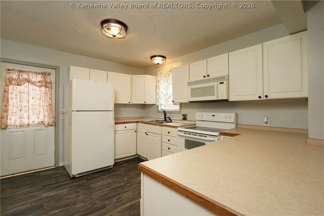 2618 Kanawha Terrace, St Albans, WV 25177