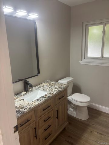 29621 Fernhill Drive, Farmington, MI 48334