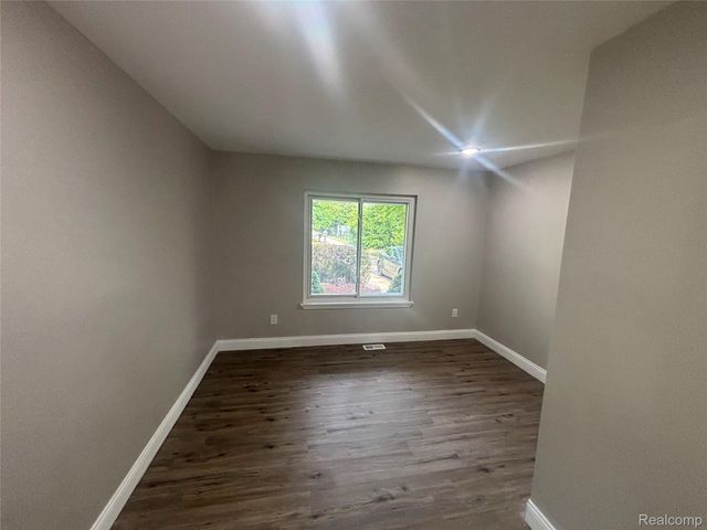 29621 Fernhill Drive, Farmington, MI 48334