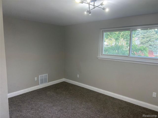 29621 Fernhill Drive, Farmington, MI 48334