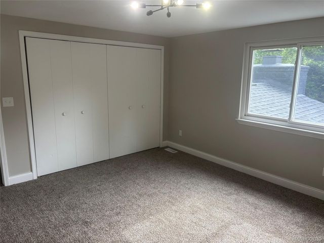 29621 Fernhill Drive, Farmington, MI 48334