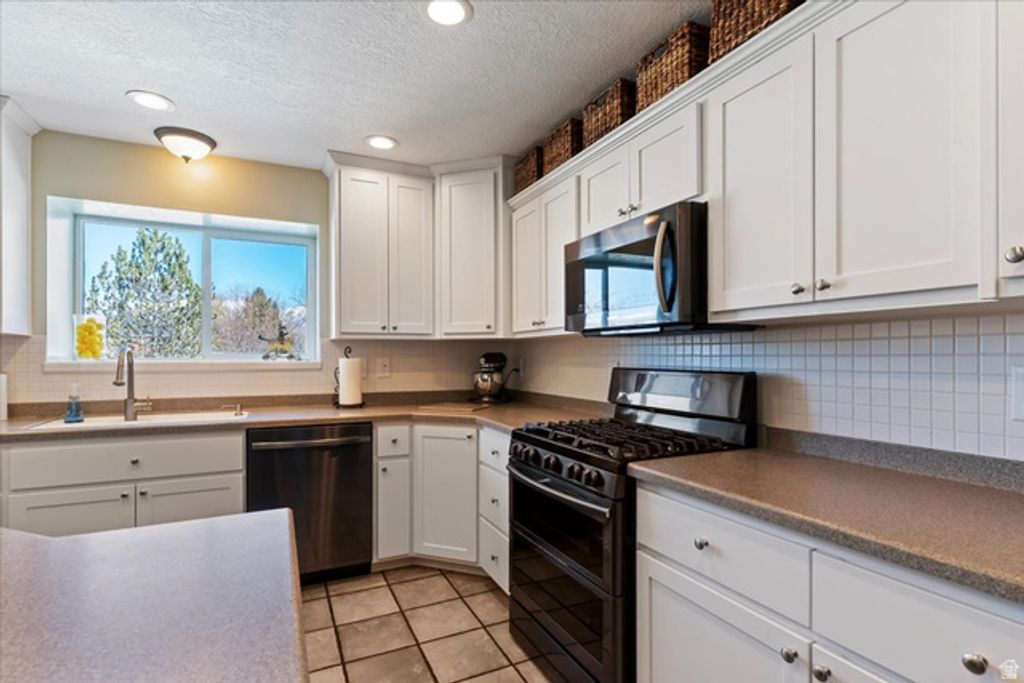 Image 12 of property listing at 2647 S 1175 W, Syracuse, UT 84075