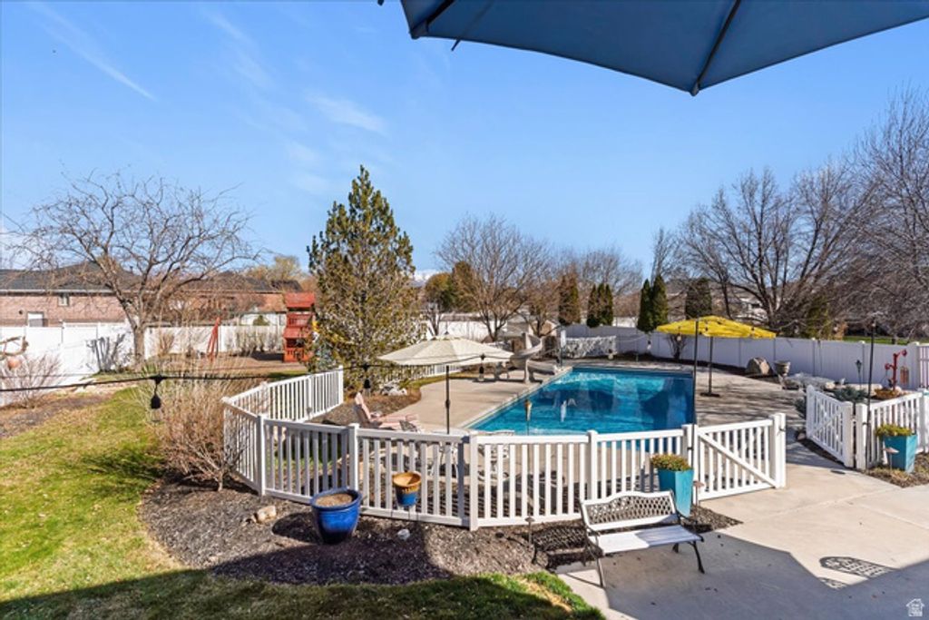 Image 35 of property listing at 2647 S 1175 W, Syracuse, UT 84075