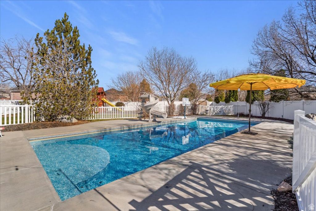 Image 38 of property listing at 2647 S 1175 W, Syracuse, UT 84075