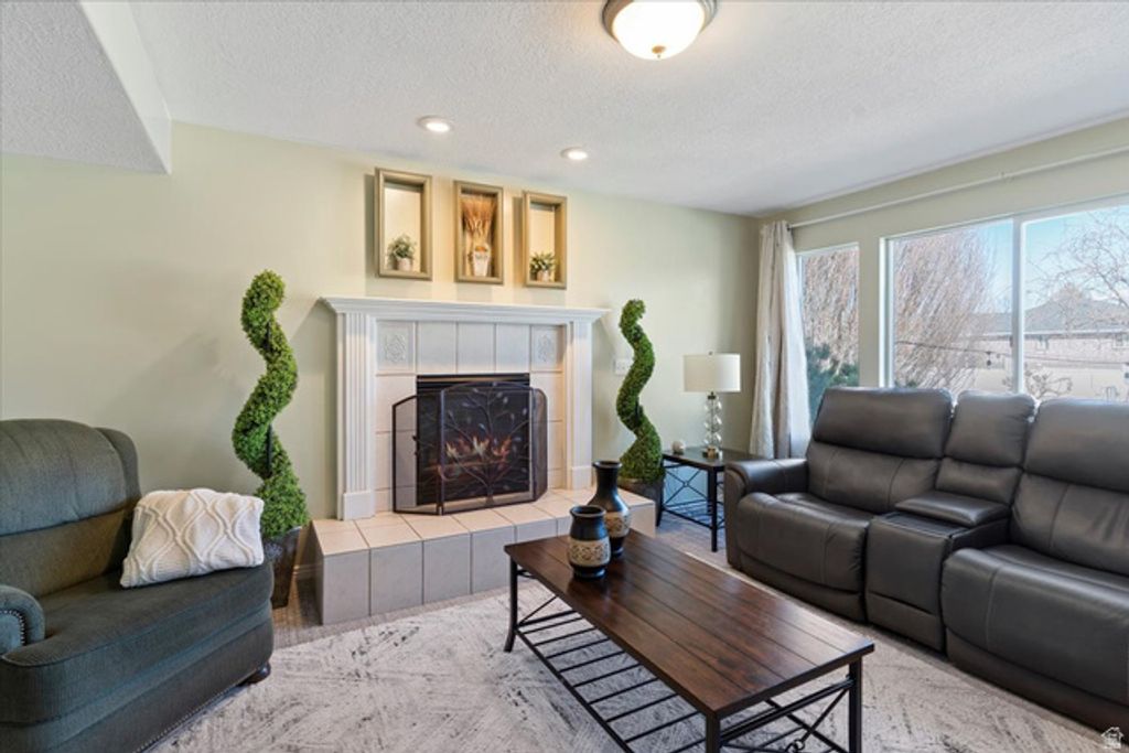 Image 6 of property listing at 2647 S 1175 W, Syracuse, UT 84075