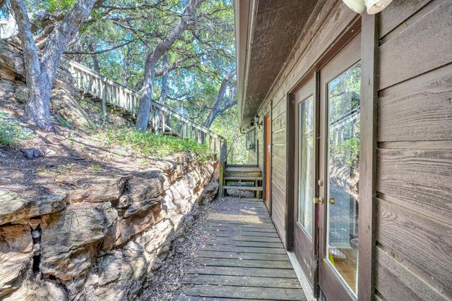 1013 Council ST, Burnet, TX 78611