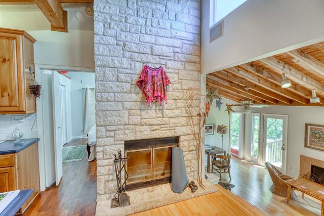 1013 Council ST, Burnet, TX 78611