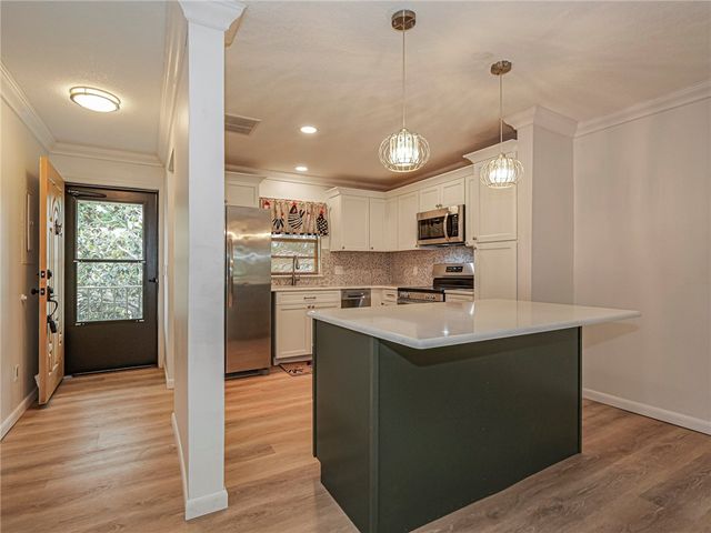 400 18th Street D6, Vero Beach, FL 32960