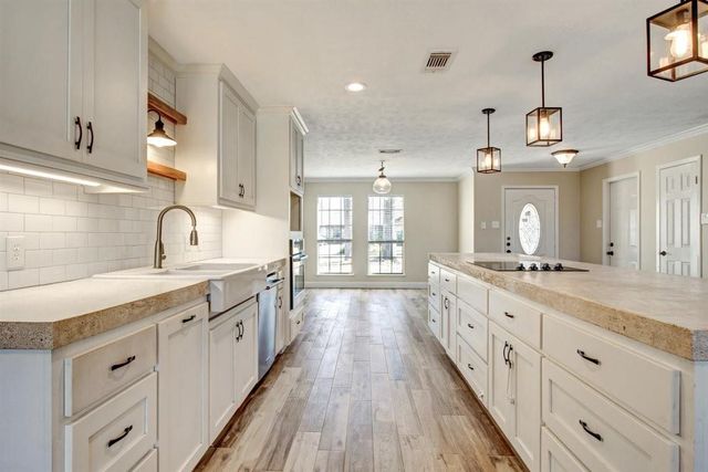 505 Foxmeadow Lane, Cleveland, TX 77327