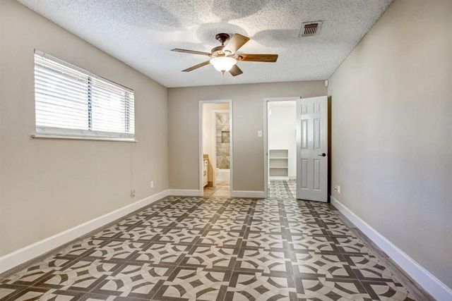 505 Foxmeadow Lane, Cleveland, TX 77327