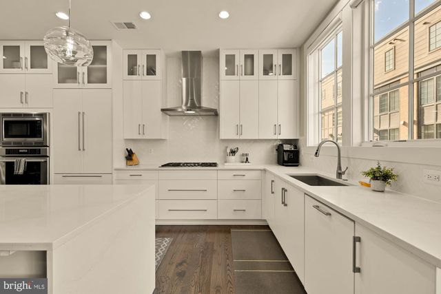 3685 CHEVY CHASE LAKE DR, Chevy Chase, MD 20815