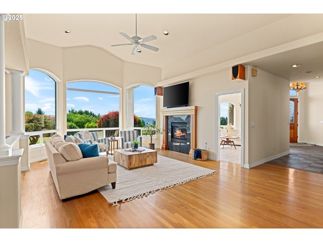 30525 Ne CANTER Ln, Sherwood, OR 97140