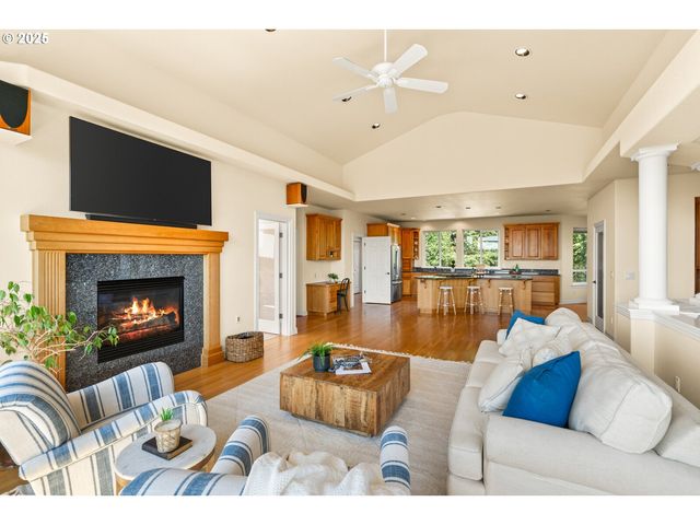 30525 Ne CANTER Ln, Sherwood, OR 97140