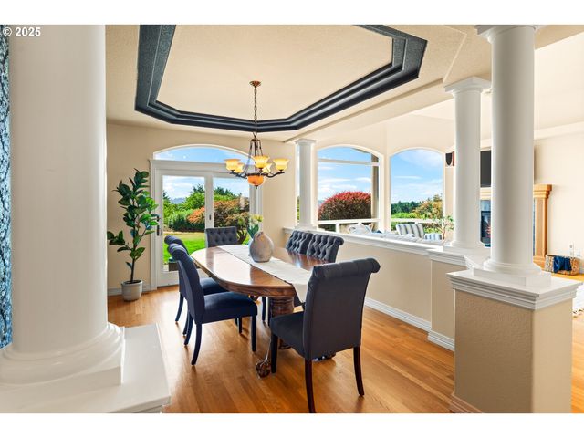 30525 Ne CANTER Ln, Sherwood, OR 97140