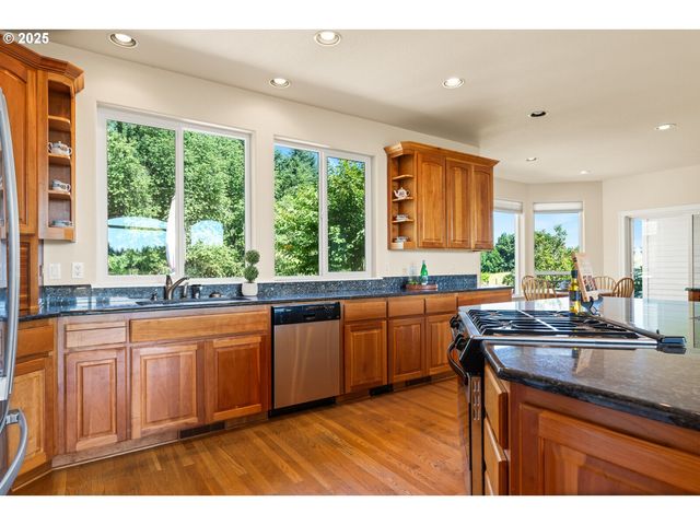 30525 Ne CANTER Ln, Sherwood, OR 97140