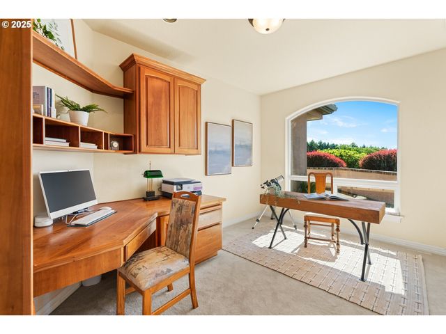 30525 Ne CANTER Ln, Sherwood, OR 97140