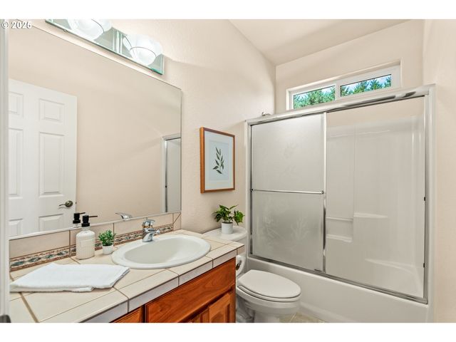 30525 Ne CANTER Ln, Sherwood, OR 97140