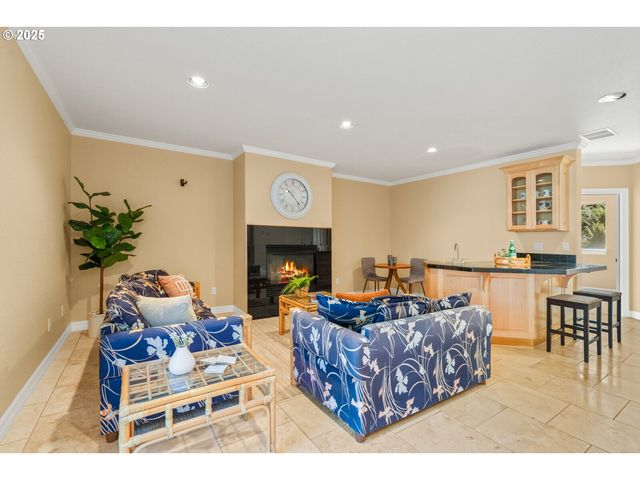 30525 Ne CANTER Ln, Sherwood, OR 97140