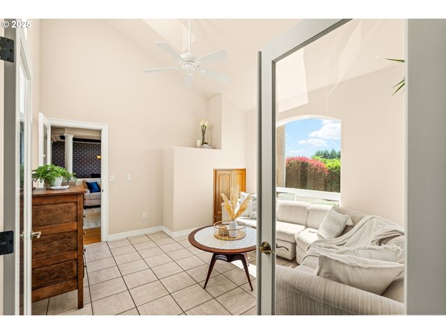 30525 Ne CANTER Ln, Sherwood, OR 97140