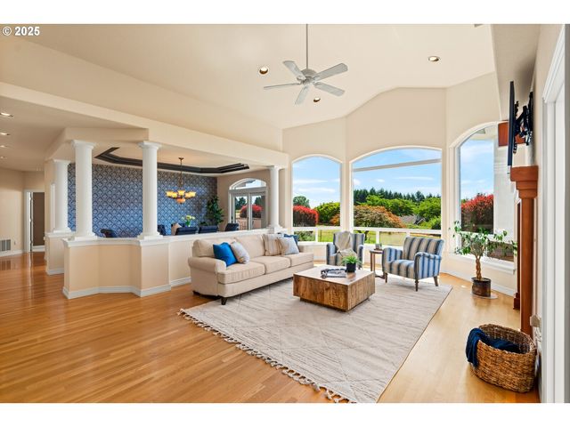 30525 Ne CANTER Ln, Sherwood, OR 97140