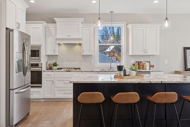 790 Summerbrooke Court, Eagan, MN 55123