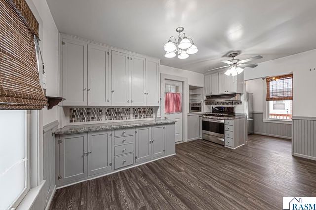 212 W Pleasant Street, Mankato, MN 56001