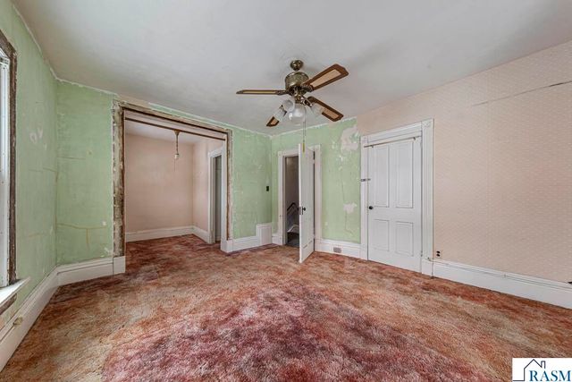 212 W Pleasant Street, Mankato, MN 56001