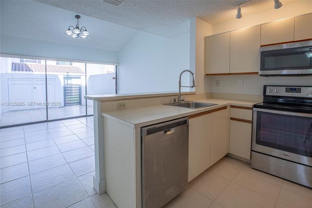 21212 Harbor Way 147-14, Aventura, FL 33180