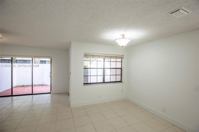 21212 Harbor Way 147-14, Aventura, FL 33180
