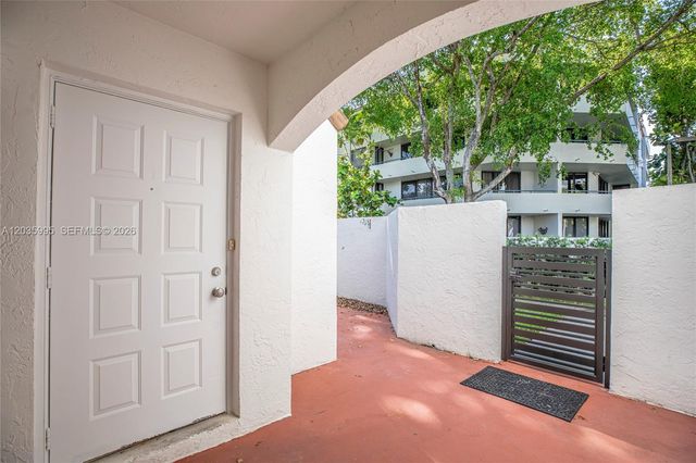 21212 Harbor Way 147-14, Aventura, FL 33180