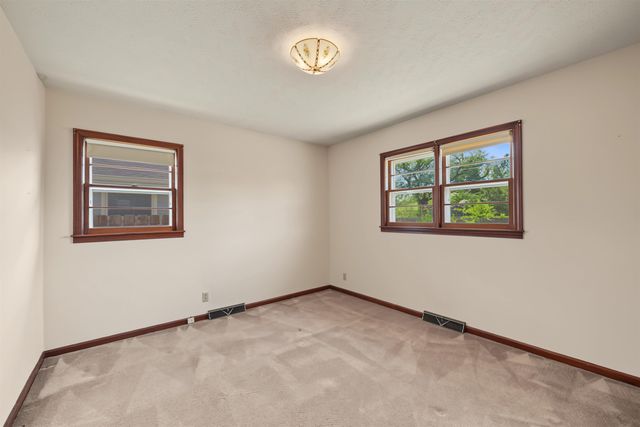 2158 Kensington Rd, Salina, KS 67401