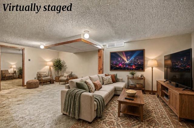 2158 Kensington Rd, Salina, KS 67401