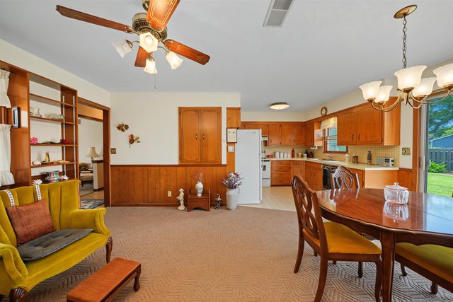 2158 Kensington Rd, Salina, KS 67401