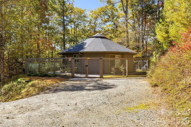 16 Caddis Court, Marshall, NC 28753