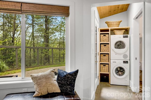 16 Caddis Court, Marshall, NC 28753