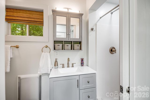 16 Caddis Court, Marshall, NC 28753