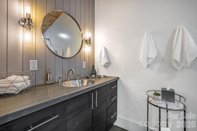 16 Caddis Court, Marshall, NC 28753