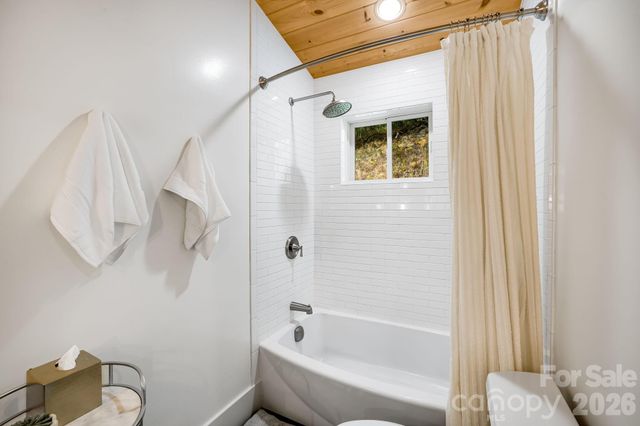 16 Caddis Court, Marshall, NC 28753