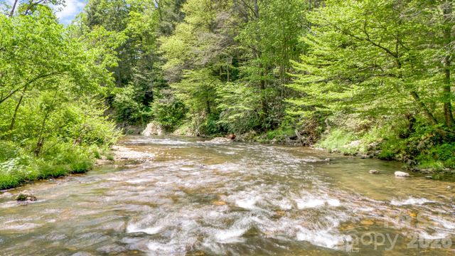 16 Caddis Court, Marshall, NC 28753