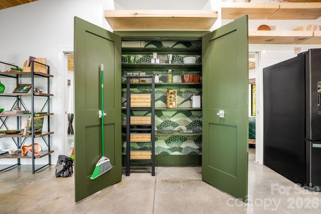 16 Caddis Court, Marshall, NC 28753