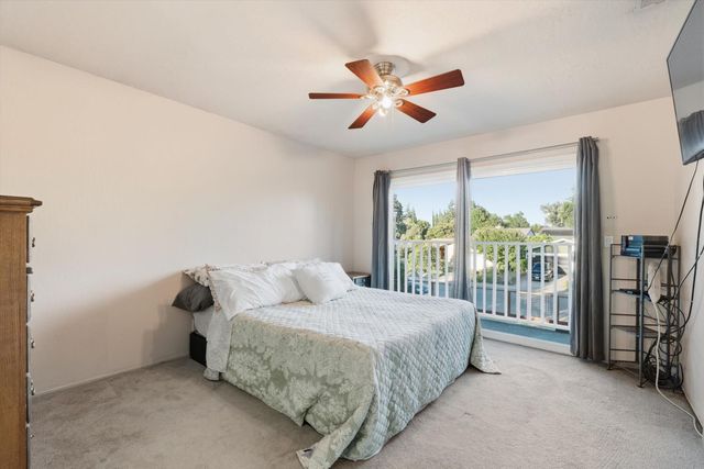 9545 Linda Rio Dr, Sacramento, CA 95827