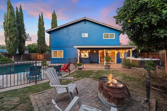 9545 Linda Rio Dr, Sacramento, CA 95827