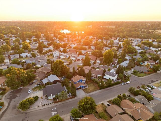 9545 Linda Rio Dr, Sacramento, CA 95827