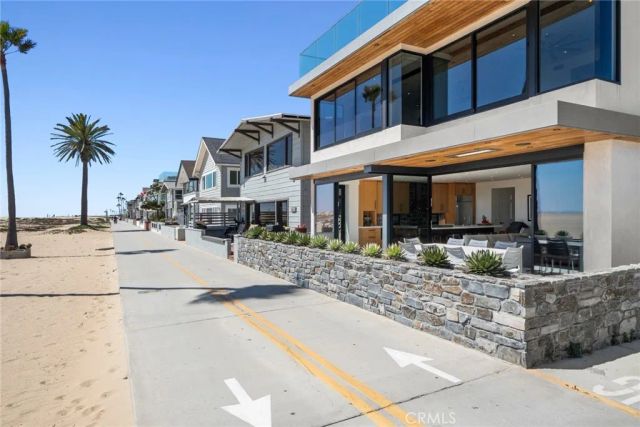 800 W Oceanfront, Newport Beach, CA 92661