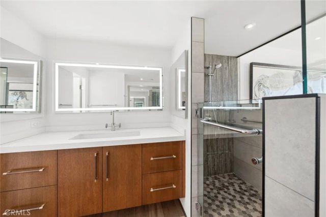 800 W Oceanfront, Newport Beach, CA 92661